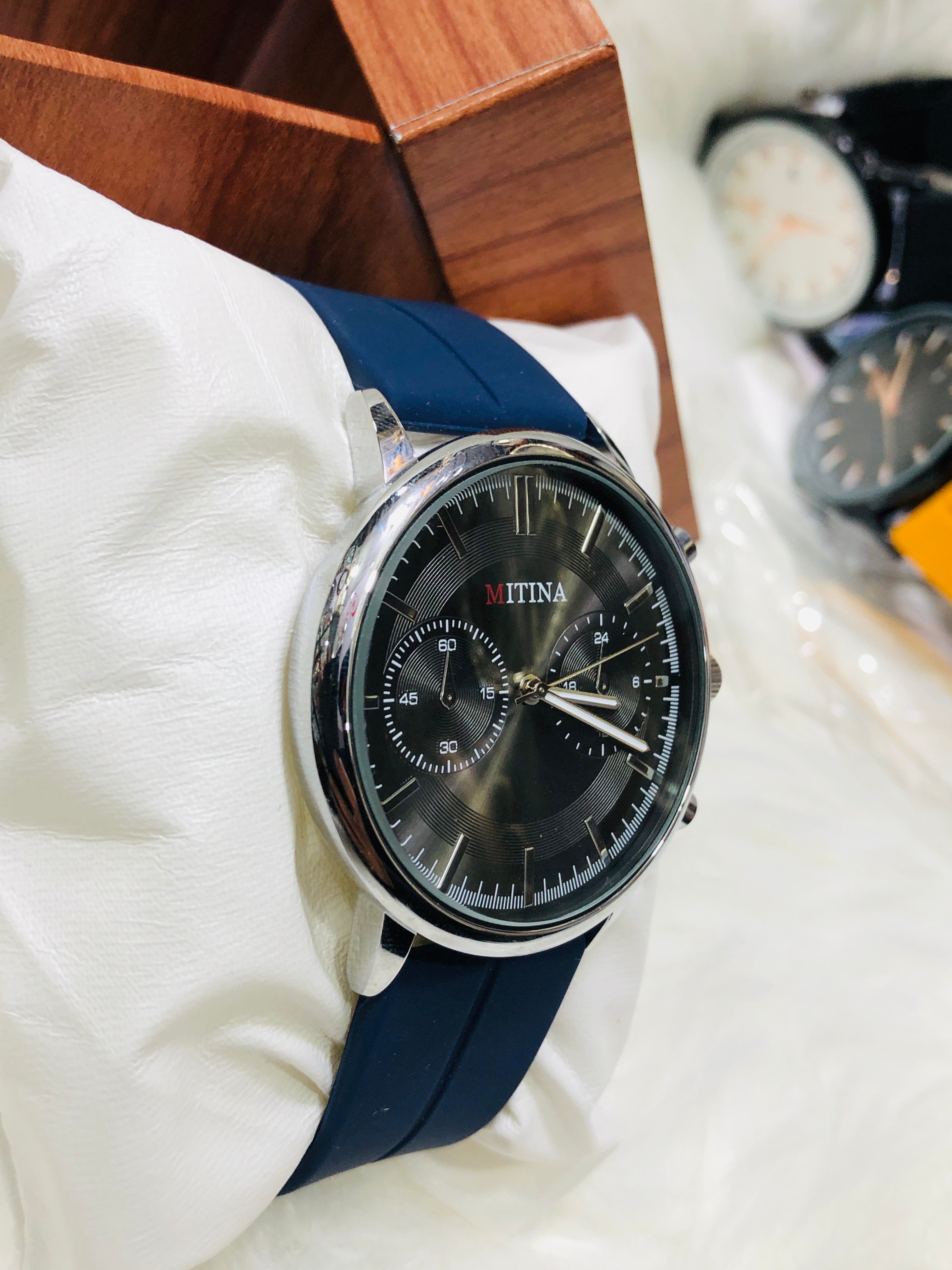 Mitina Round Dial Silicone Strap - New Premium Watch