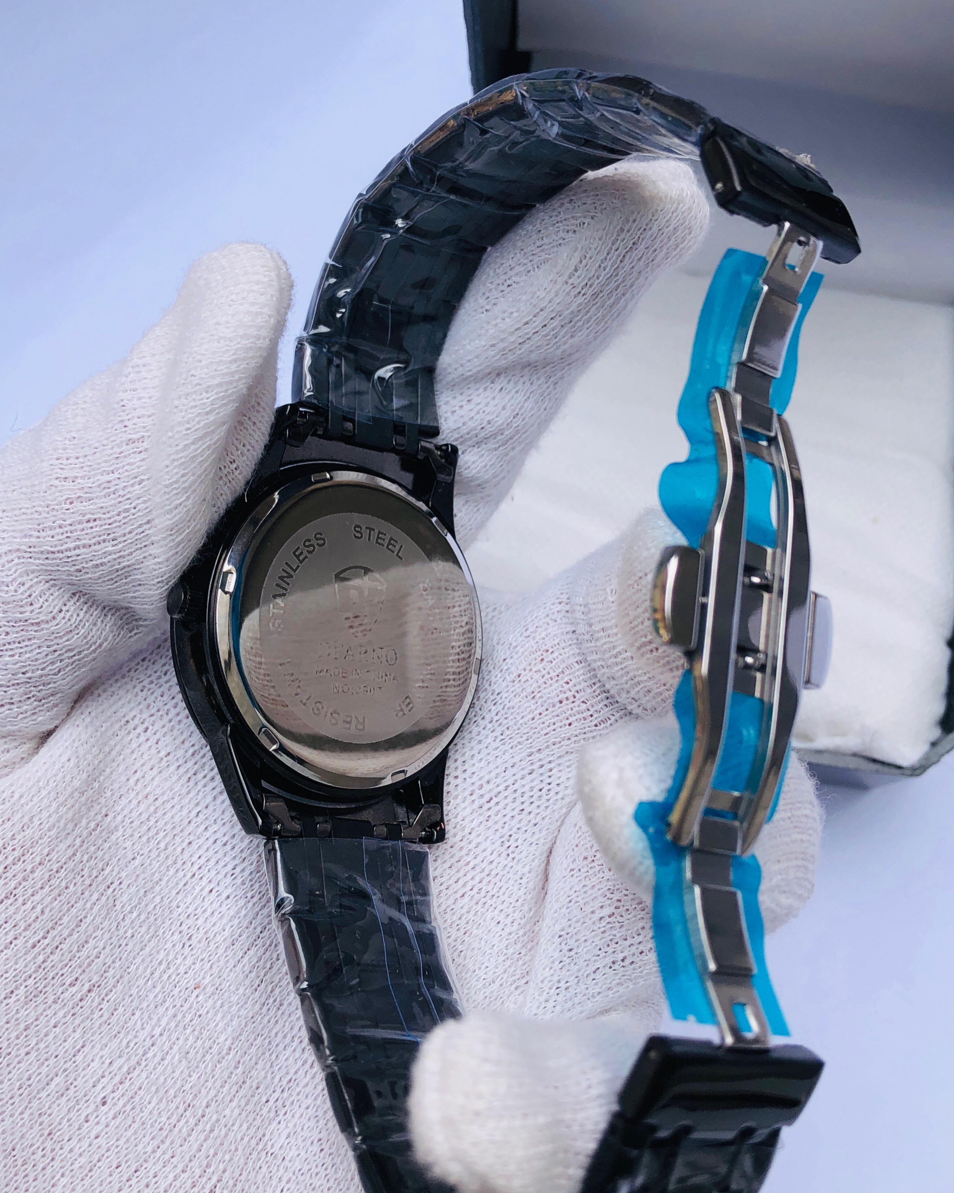 DEARNO Luxury Black Quartz Watch for Men – Sapphire Glass, Stainless Steel Strap